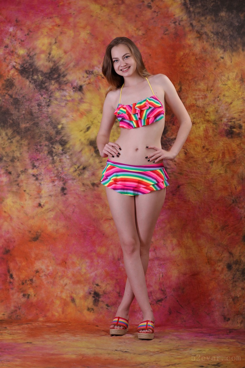 Bella五彩内衣写真