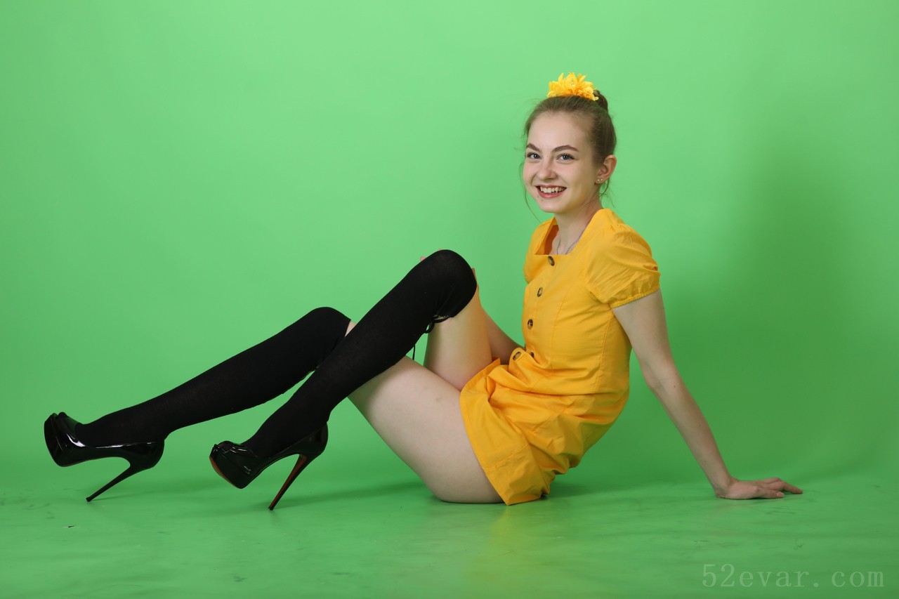 Bella黑色短筒袜写真