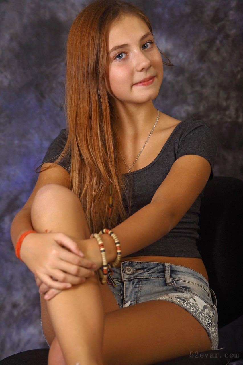 Alissa牛仔运动装写真