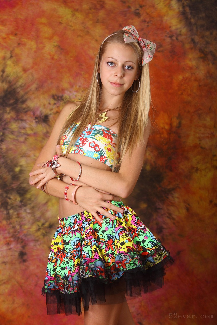 [205P] Anastasia五色花裙丝袜写真