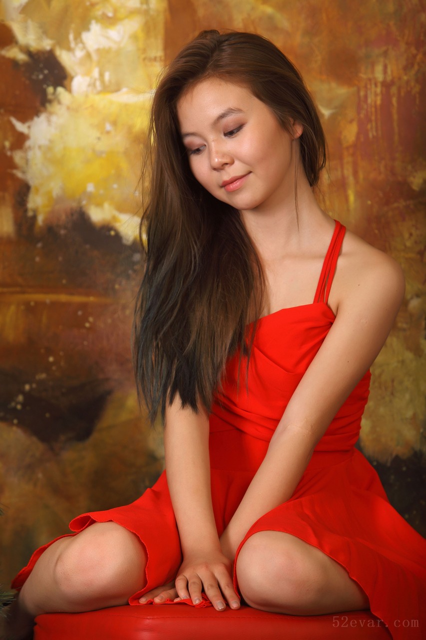 [186P] Jasmine圣诞红裙写真