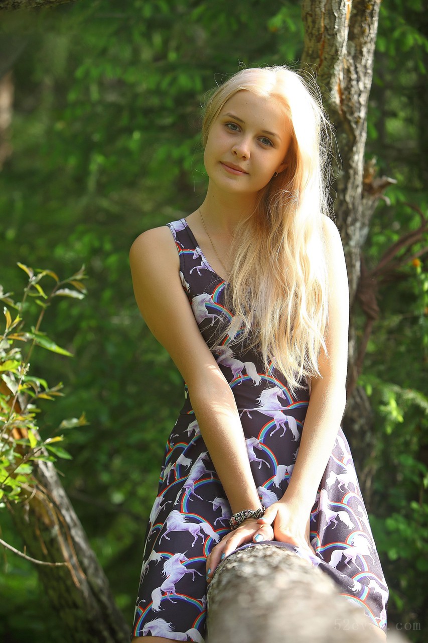 [125P] Mika丛林间写真